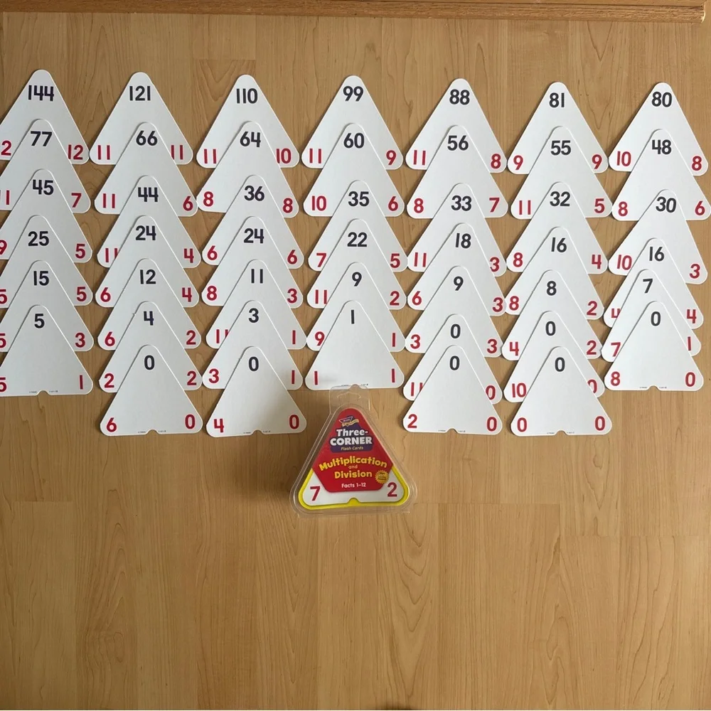 Lot of 2 Three-Corner Flash Cards: Addition/Subtraction, Multiplication/Division